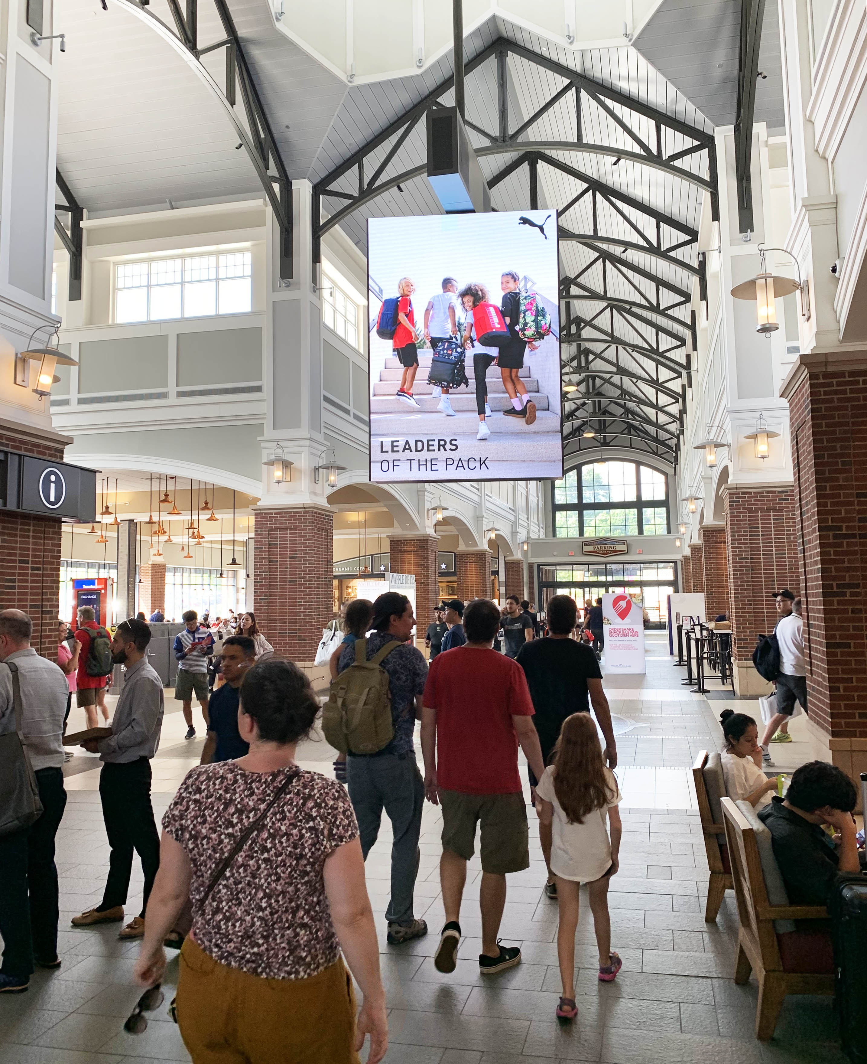 Digital Board.Woodbury Common  Premium Outlets.Puma