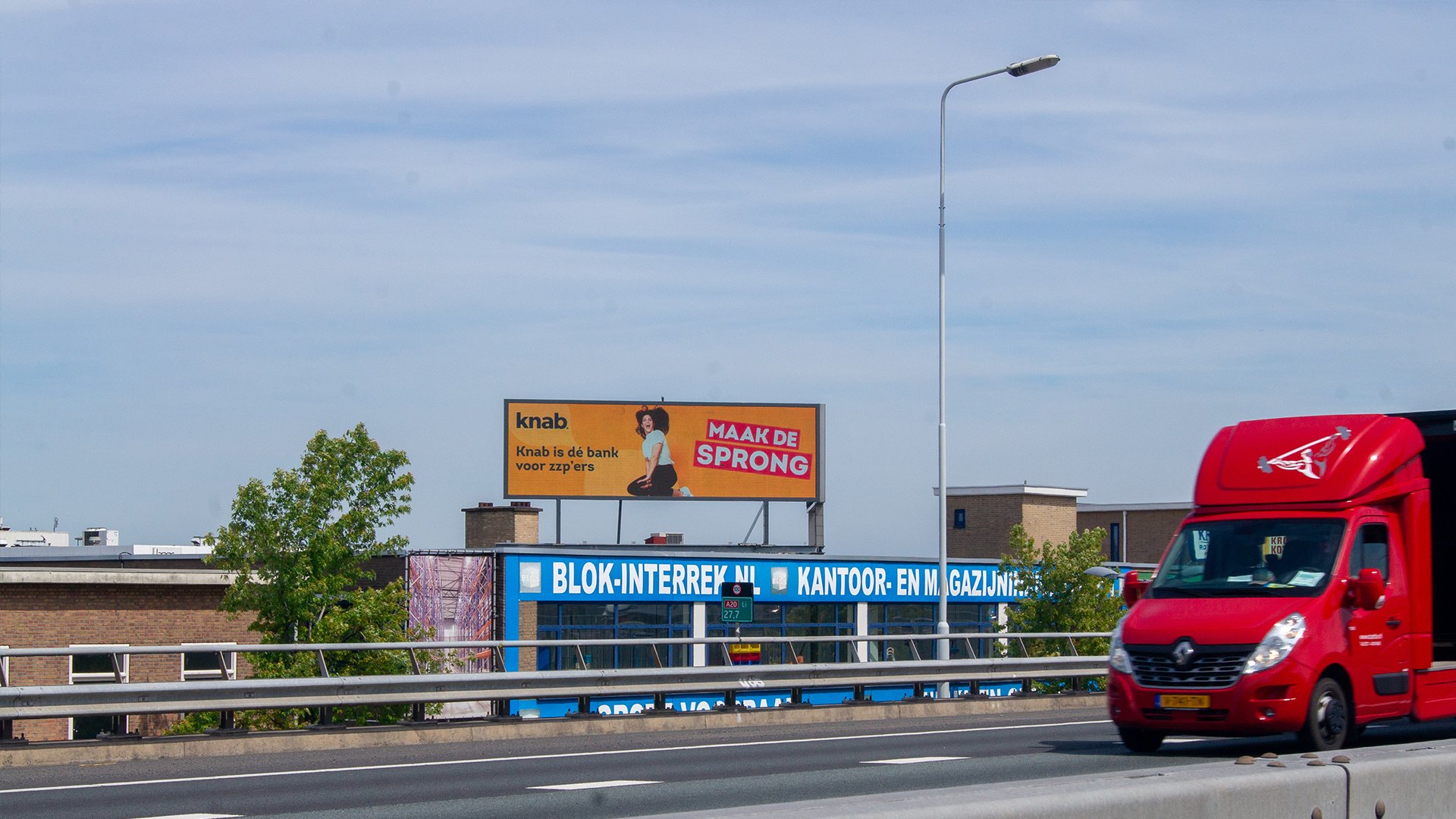 Knab Thanks Customers With Personalised OOH Screens in the Netherlands